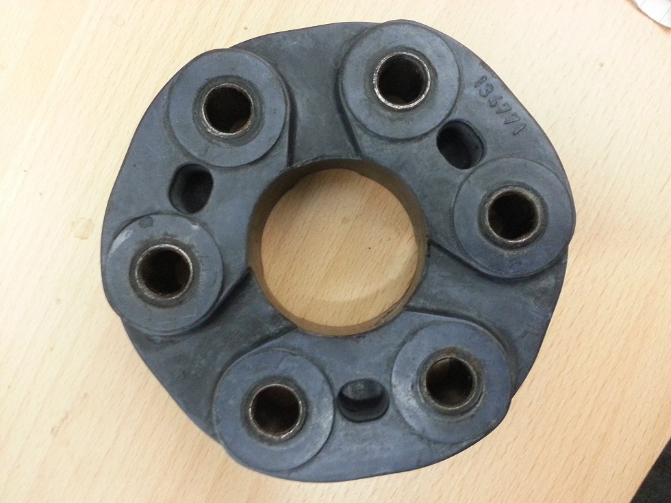 Sierra Propshaft Rubber Joint/doughnut Mt75 Gearbox