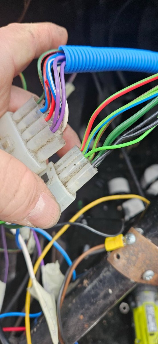 Are these sierra plugs??? Electrics The UK Kit Car Club