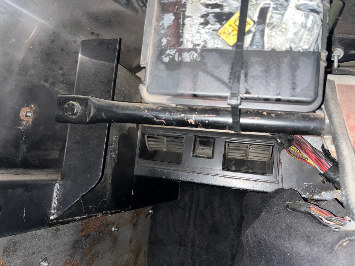 Raise steering wheel height / angle of steering column Mechanics