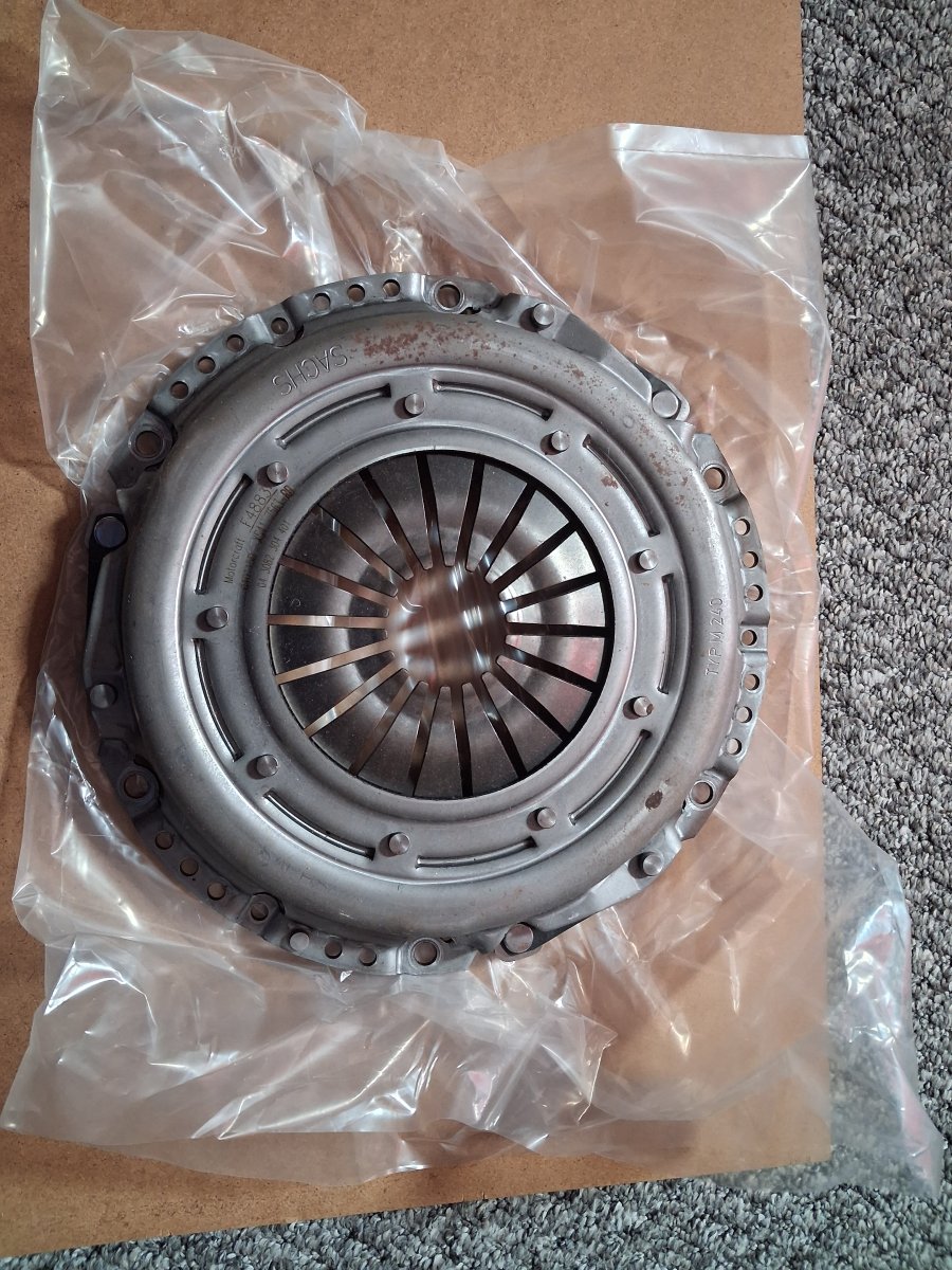 Engine hoist and clutch assy